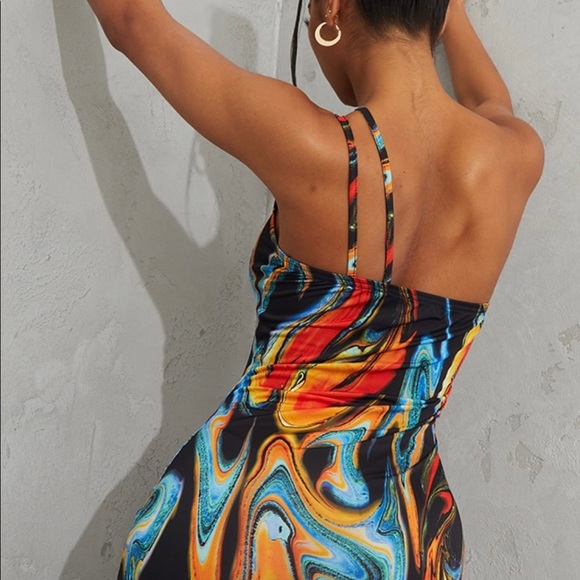 PrettyLittleThings Dress - Picture 4 of 4